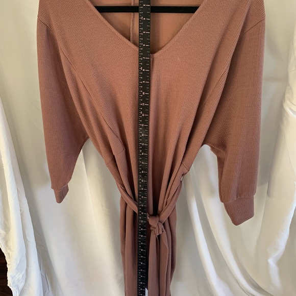 Dex Dolman tie waist dress. - Picture 4 of 4